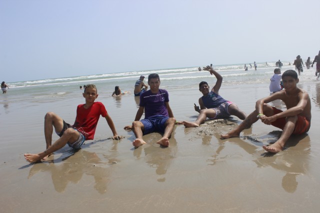 Prefeita leva jovens e  pessoas da terceira idade para o litoral piauiense - Imagem 99