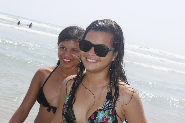 Prefeita leva jovens e  pessoas da terceira idade para o litoral piauiense - Imagem 104