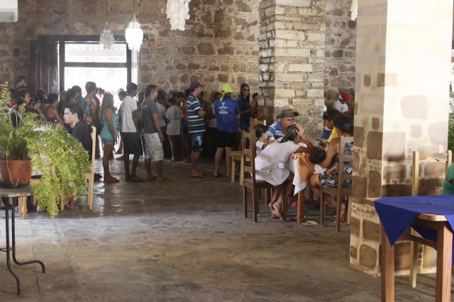 Prefeita leva jovens e  pessoas da terceira idade para o litoral piauiense - Imagem 135