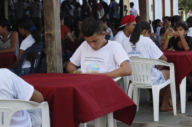 Prefeita leva jovens e  pessoas da terceira idade para o litoral piauiense - Imagem 40