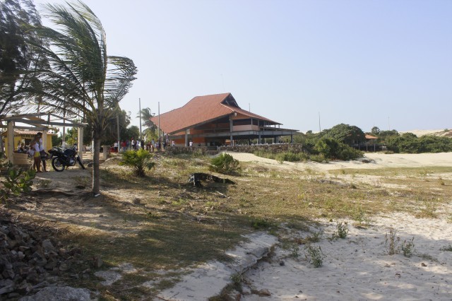 Prefeita leva jovens e  pessoas da terceira idade para o litoral piauiense - Imagem 152