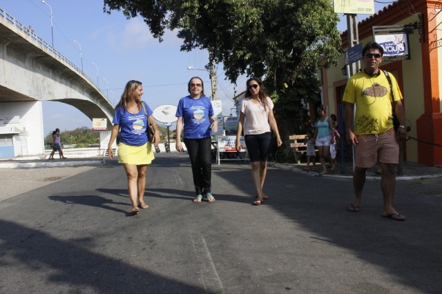 Prefeita leva jovens e  pessoas da terceira idade para o litoral piauiense - Imagem 59