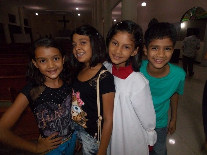 Registros  fotográficos do movimento após a celebração da 5ª noite dos festejos do Sagrado Coração Coração de Jesus  - Imagem 1