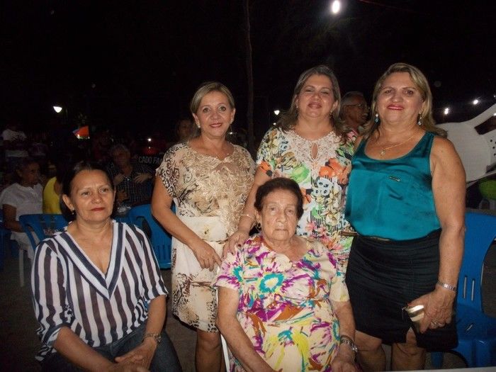 Registros  fotográficos do movimento após a celebração da 5ª noite dos festejos do Sagrado Coração Coração de Jesus  - Imagem 16