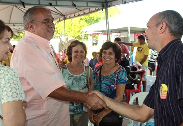 Governador prestigia a Festa do Bode em Batalha e é saudado pela população - Imagem 2