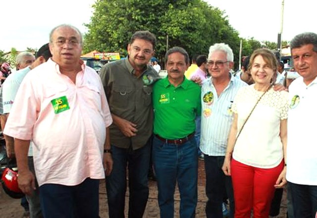 Governador prestigia a Festa do Bode em Batalha e é saudado pela população - Imagem 3