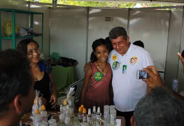 Governador prestigia a Festa do Bode em Batalha e é saudado pela população - Imagem 6