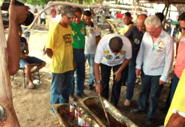 Governador prestigia a Festa do Bode em Batalha e é saudado pela população - Imagem 9
