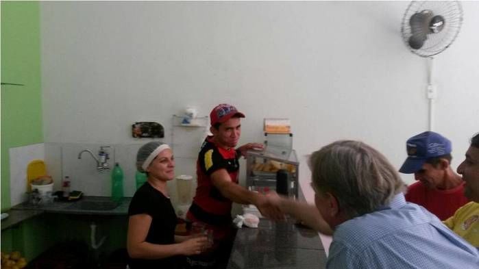 Candidata à deputada Janainna Marques e Hugo Napoleão realizam caminhada em Esperantina - Imagem 19