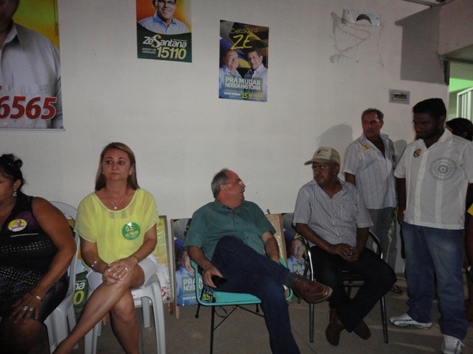 Tintin, Zé Santana e Osmar Júnior em caminhada e comício - Imagem 9