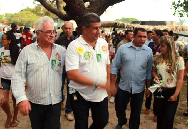 Governador prestigia a Festa do Bode em Batalha e é saudado pela população - Imagem 11