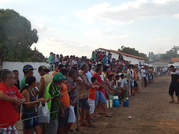 Torcedor atendeu o chamado e compareceu em massa no Estádio Barbosão - Imagem 5