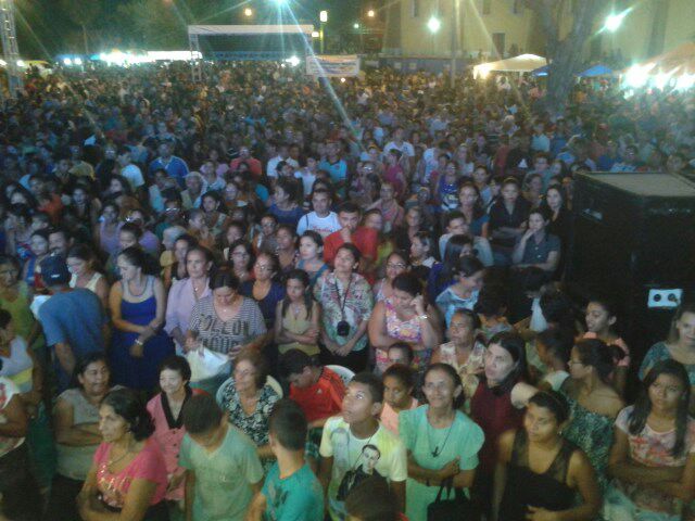 Cerca de 4 mil pessoas participaram do Show do Padre Antônio Maria - Imagem 29