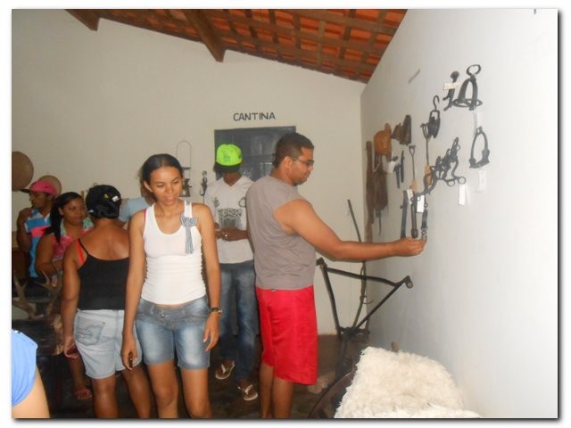 Alunos do Projovem Urbano visitam o Centro Cultural Francelino de Souza Araújo - Imagem 17