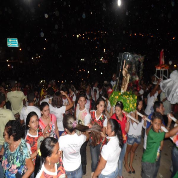 Procissão de abertura dos festejos de Santa Teresinha supera todas as expectativas   - Imagem 14