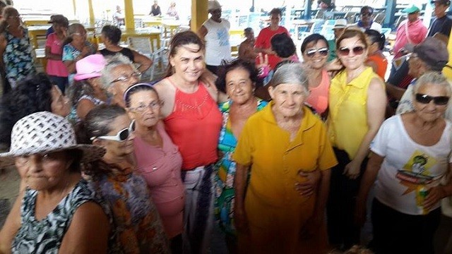 Prefeitura de Buriti dos Lopes realiza mais um passeio com idosos ao litoral - Imagem 11