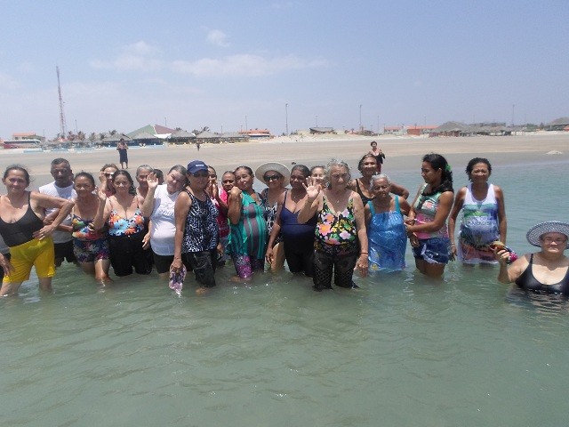Prefeitura de Buriti dos Lopes realiza mais um passeio com idosos ao litoral - Imagem 6
