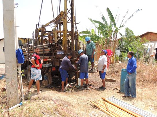 Equipe da Agespisa trabalha para normalizar o abastecimento de água do Alto Ville - Imagem 1