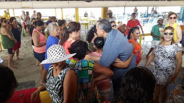 Prefeitura de Buriti dos Lopes realiza mais um passeio com idosos ao litoral - Imagem 12