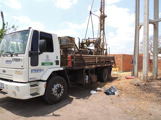 Equipe da Agespisa trabalha para normalizar o abastecimento de água do Alto Ville - Imagem 2