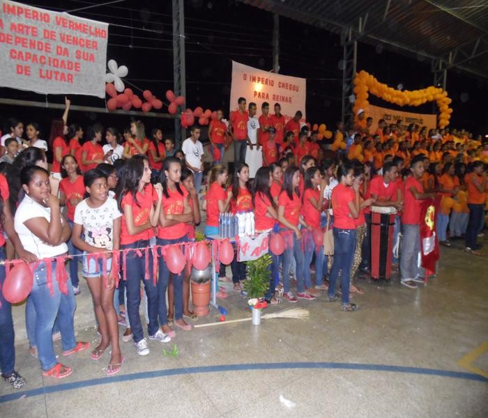 Gincana Escolar promovida pelo CEEP - Benedito Portela Leal agita noite de domingo  - Imagem 4
