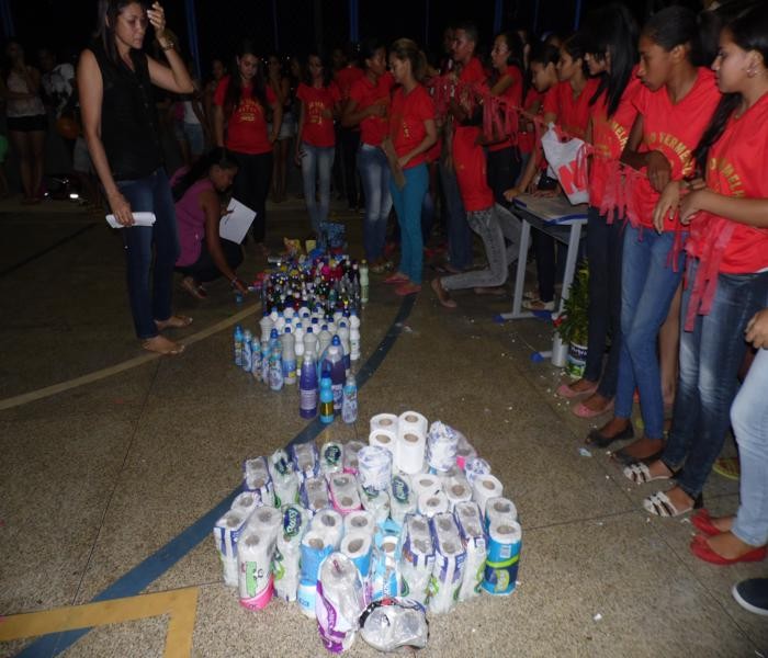 Gincana Escolar promovida pelo CEEP - Benedito Portela Leal agita noite de domingo  - Imagem 24