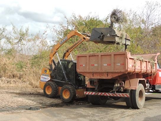 Novo equipamento reforça a limpeza pública em Água Branca - Imagem 2
