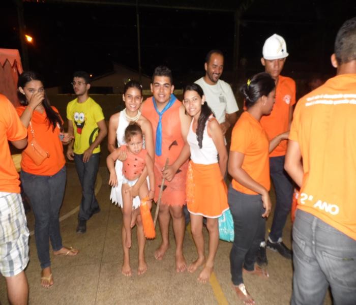 Gincana Escolar promovida pelo CEEP - Benedito Portela Leal agita noite de domingo  - Imagem 35