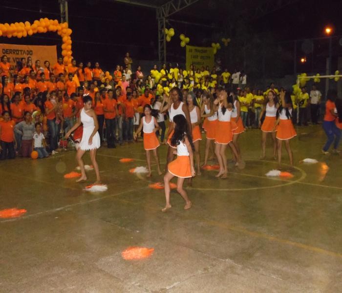 Gincana Escolar promovida pelo CEEP - Benedito Portela Leal agita noite de domingo  - Imagem 1
