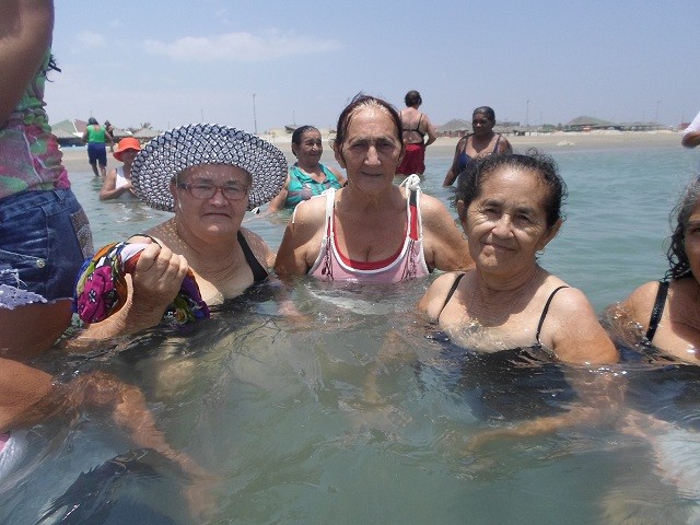 Prefeitura de Buriti dos Lopes realiza mais um passeio com idosos ao litoral - Imagem 7