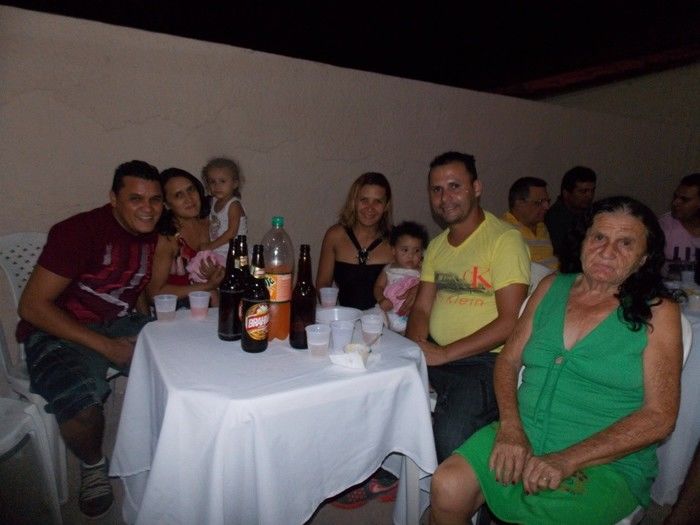 Primeira dama Lindyane Batista e amigos realizam festa surpresa ao prefeito Moisés Barbosa  - Imagem 77