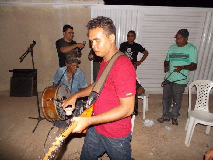 Primeira dama Lindyane Batista e amigos realizam festa surpresa ao prefeito Moisés Barbosa  - Imagem 100