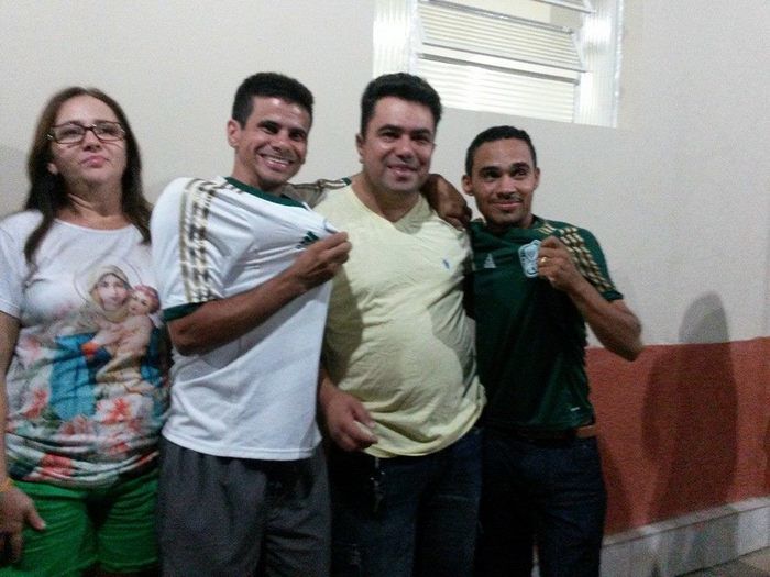 Primeira dama Lindyane Batista e amigos realizam festa surpresa ao prefeito Moisés Barbosa - Imagem 19