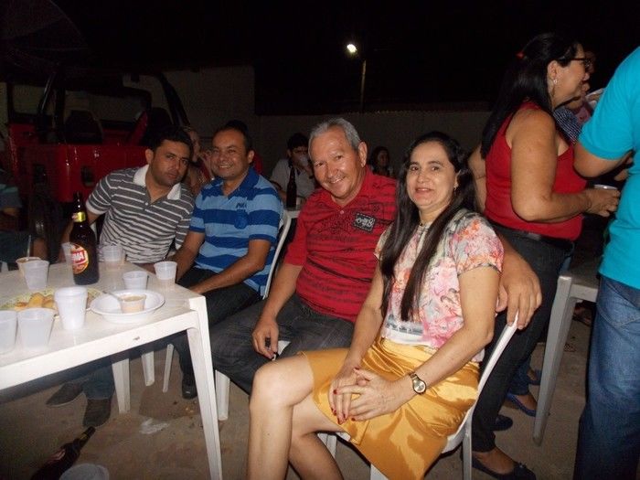 Primeira dama Lindyane Batista e amigos realizam festa surpresa ao prefeito Moisés Barbosa  - Imagem 68