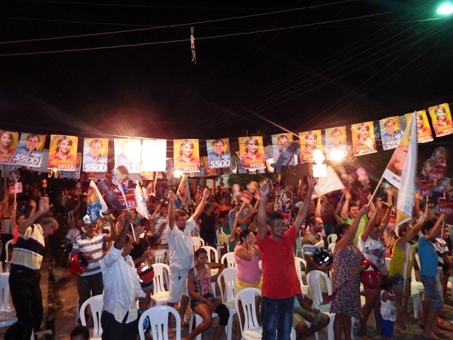 Candidata Janainna Marques participou de reunião politica no Bairro Rural em Esperantina - Imagem 14