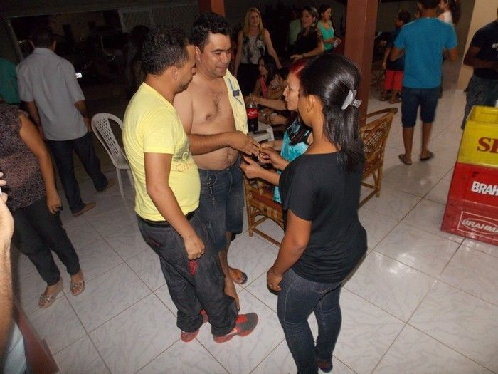 Primeira dama Lindyane Batista e amigos realizam festa surpresa ao prefeito Moisés Barbosa  - Imagem 35
