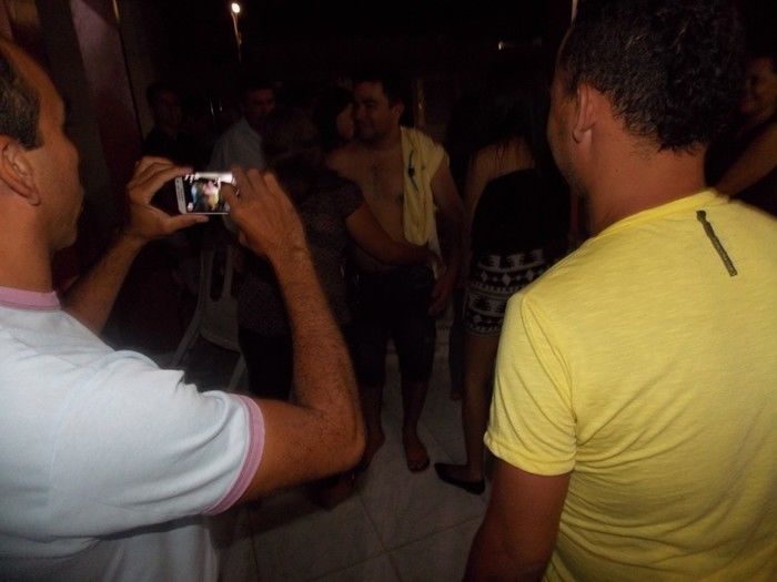Primeira dama Lindyane Batista e amigos realizam festa surpresa ao prefeito Moisés Barbosa  - Imagem 34