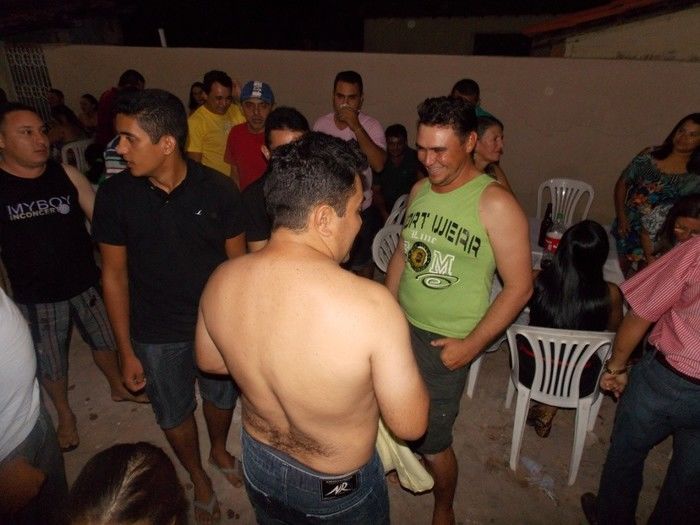 Primeira dama Lindyane Batista e amigos realizam festa surpresa ao prefeito Moisés Barbosa  - Imagem 41