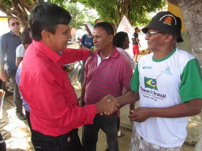 Candidato a Governador: Wellington Dias Faz Caminhada em Agricolândia  - Imagem 35