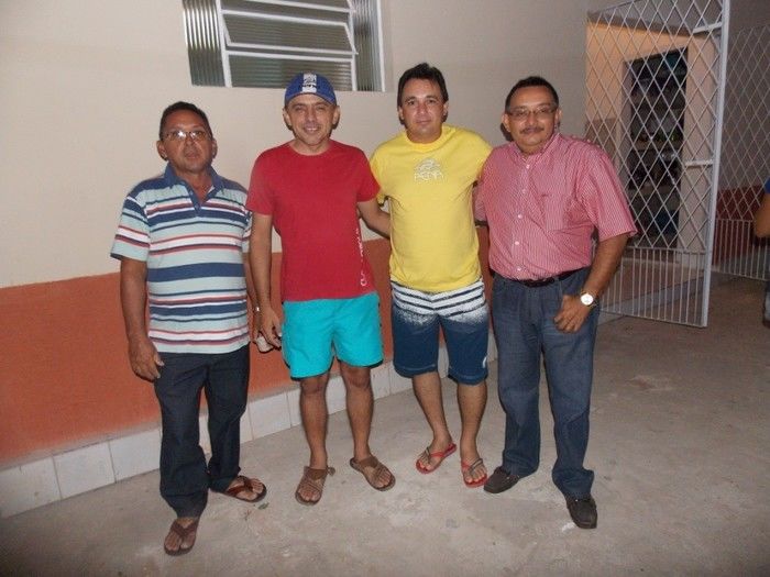 Primeira dama Lindyane Batista e amigos realizam festa surpresa ao prefeito Moisés Barbosa  - Imagem 76