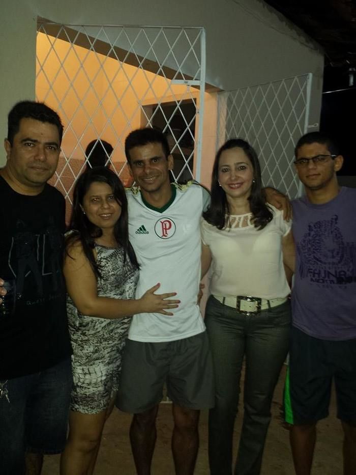 Primeira dama Lindyane Batista e amigos realizam festa surpresa ao prefeito Moisés Barbosa - Imagem 5