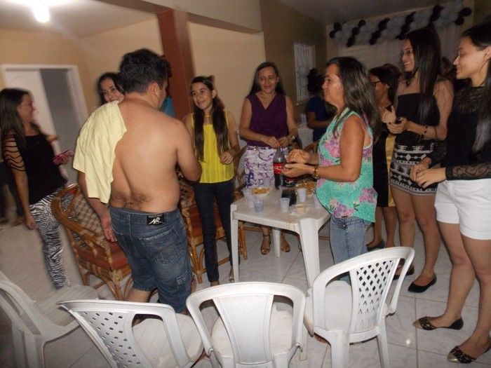 Primeira dama Lindyane Batista e amigos realizam festa surpresa ao prefeito Moisés Barbosa  - Imagem 33