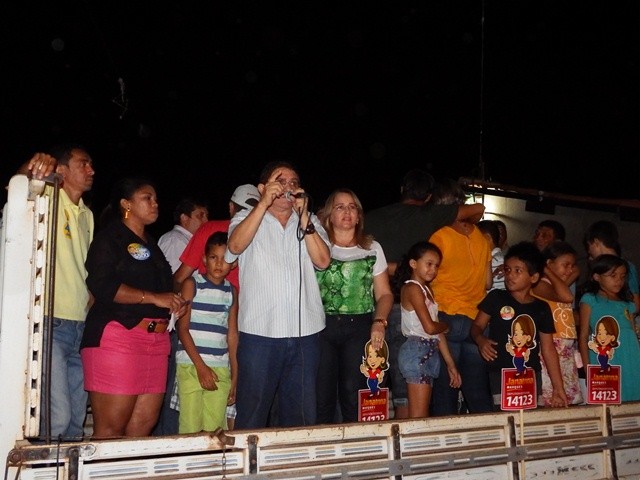 Candidata Janainna Marques participou de reunião politica no Bairro Rural em Esperantina - Imagem 10