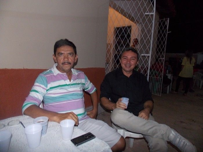 Primeira dama Lindyane Batista e amigos realizam festa surpresa ao prefeito Moisés Barbosa  - Imagem 95