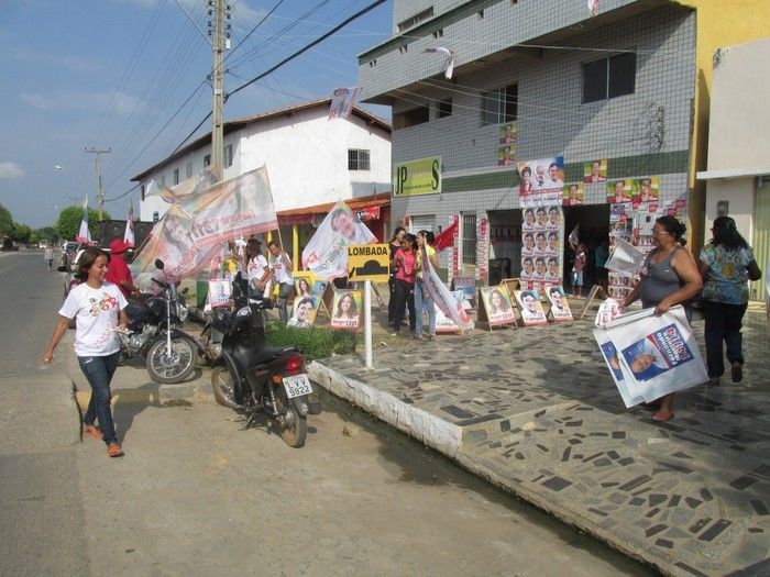 Candidato a Governador: Wellington Dias Faz Caminhada em Agricolândia  - Imagem 12