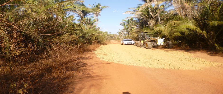 PREFEITO ANTONIO NETO FAZ MELHORIAS NA ESTRADA QUE LIGA COMUNIDADE A SEDE