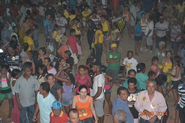 Candidatos Wilson Brandão e Átila Lira arrastam um multidão na maior passeata da história de Boa Hora - Imagem 23