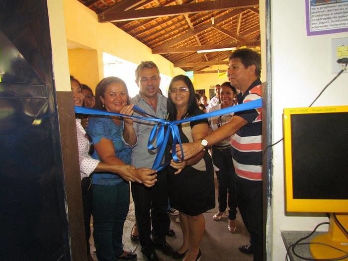 Prefeito Edílson Capote inaugura salas climatizadas, multifuncionais e brinquedotecas em escolas municipais. - Imagem 14