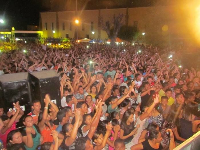 Show Evangélico atrai milhares de fies - Imagem 5
