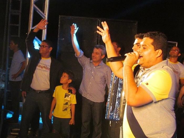 Show Evangélico atrai milhares de fies - Imagem 7